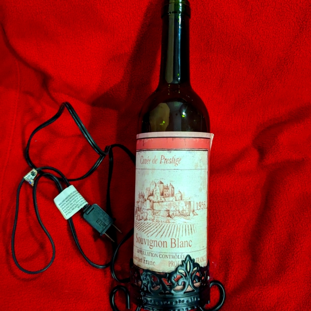 Lamp wine bottle plugin